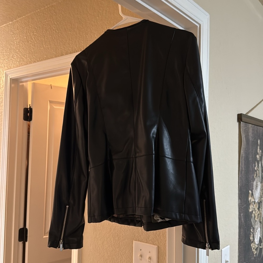 Leather jacket - Picture 2 of 2